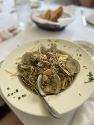 Linguini White Clam Sauce Pasta Dinner