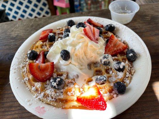 Waffle with fruit