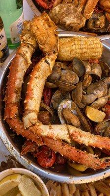 King crab legs, clams, mussel...