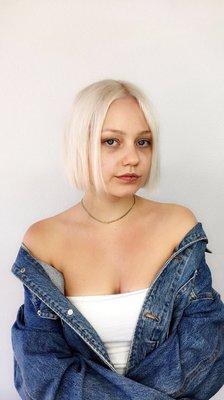 Beige blonde bob by bella Malherbe