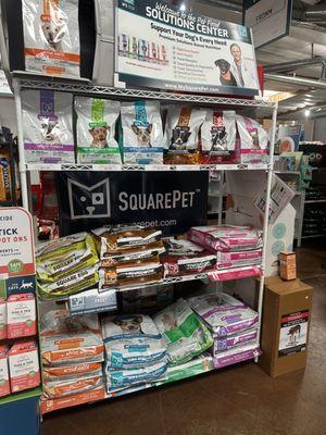 Square pet food