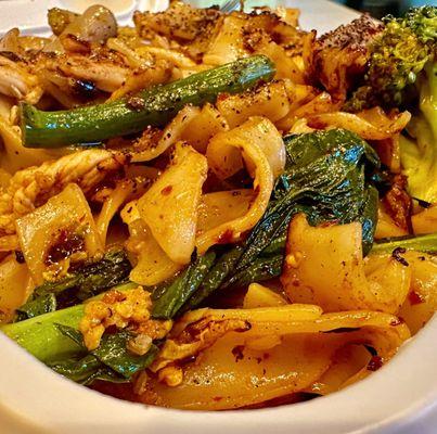 Pad See Ew with chicken (spice level 28)