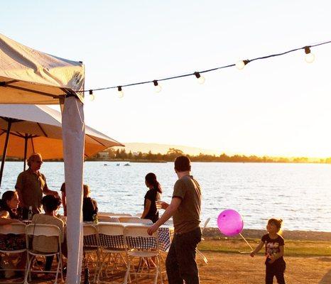 Late afternoon event, next to the water, at Shoreline Lake.