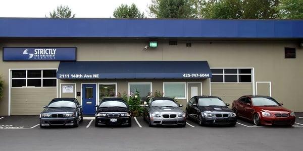 M Cars in front of Strictly BMW