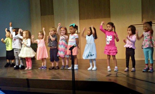 BusyBee class performs a special number at the 2018 Cradlerock Spring Musical.