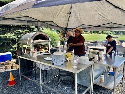 Cooking up wood-fired pizzas