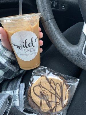 Vanilla almond milk latte & buckeye cookie