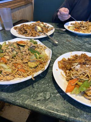 Chicken stir fry noodle and Mongolian chicken