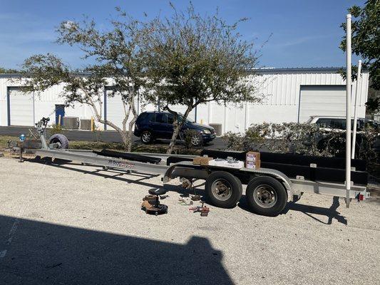 Do any repair on your boat trailer, from axles, to brakes to light harness, we got you!!