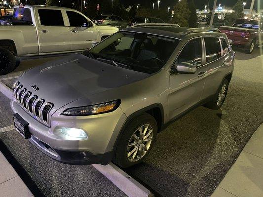 2018 Jeep Cherokee Limited with bad brakes and rotors.