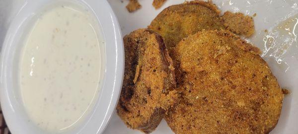 Fried green tomatoes and ranch dressing