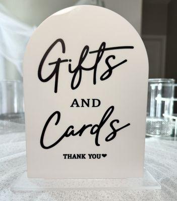 Gifts and cards signe