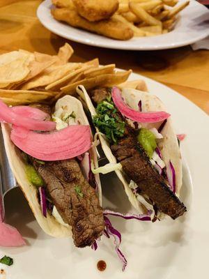 Asada tacos and chips