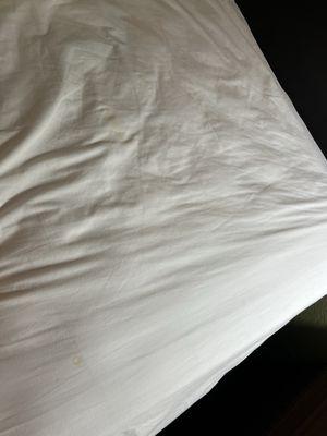 Not sure the picture shows the stains all over the sheet