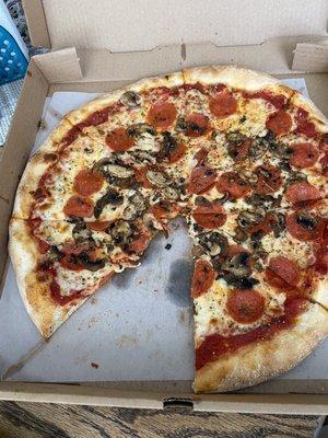 Big Roman's Pizza Lg. Pepperoni & mushrooms