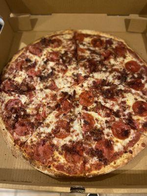 Pepperoni and Bacon White Pizza - 16''