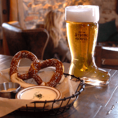 Pretzel and das beer boot