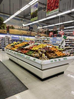 Small produce selection but nicely merchandised