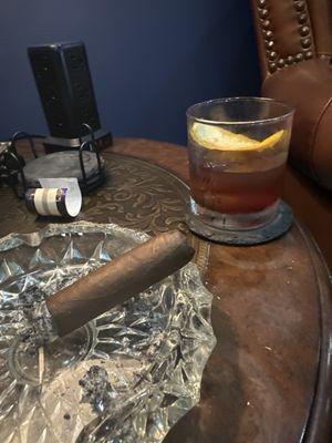 Perdomo and smoked old fashioned