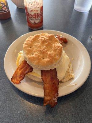 Egg biscuit sandwich