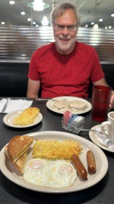 I'm back in the 'old USA with my favorite foodie! It's an epic breakfast almost as dig as a proper English breakfast!