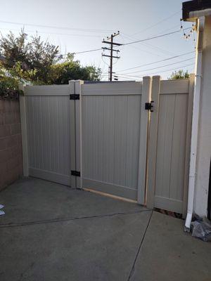 Tan vinyl fencing