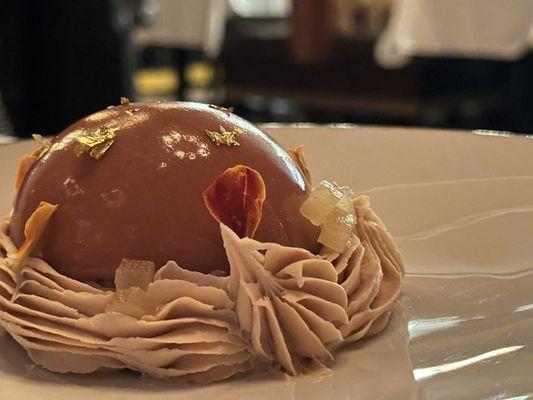 Caramel apple: elegant presentation!