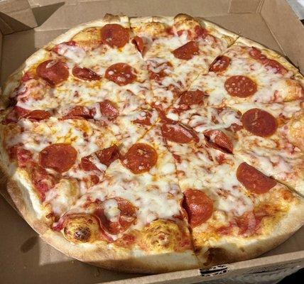 Large pepperoni pizza