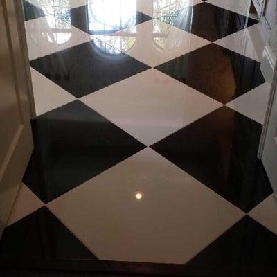 Love this stylish black & white tile!!