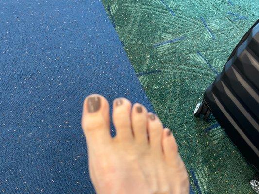 Best pedi ever. Got the callus pack and my feet are so smooth. I loved the chairs and the complimentary adult beverage