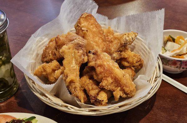 Fried chicken wings