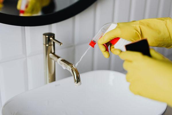 Find a housekeeper to clean your bathrooms