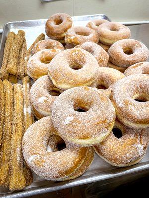 Rosas Pasteleria Y Panaderia