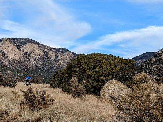 Fantastic access point for hikers, bikers and runners