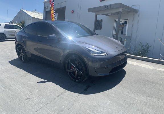 2021 Tesla front bumper damage