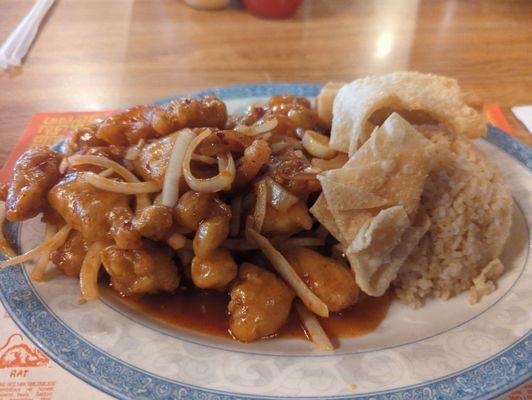 General Tso chicken lunch combo