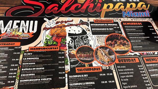 Colombian food menu includes hamburgers , hotdogs street food