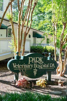 Exterior signage of Park Veterinary Hospital & Urgent Care