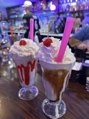 strawberry and chocolate milkshakes