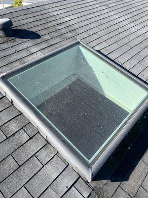 Dirty skylight/ Before cleaning