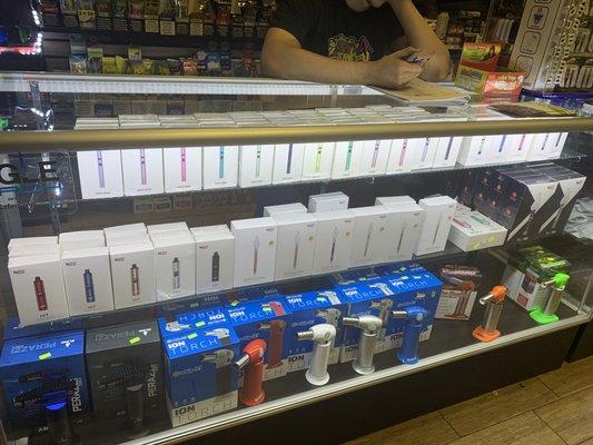 Large selection of handheld herb and wax vaporizers