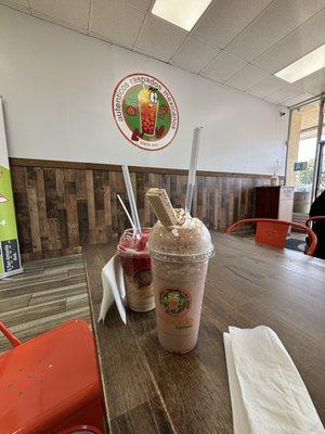 Chocomilk and Nuez&Strawberry raspado.