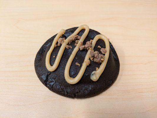 @endoedibles Instagram 08/30/24
 
 Cup Cookie - Fudge Cookie, Peanut Butter Creme, Peanut Butter Frosting, Peanut Butter Cup