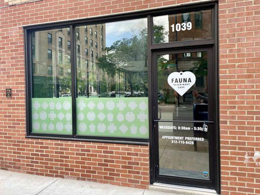 Front Entrance at 1039 W Lawrence Ave. Sidewalk View