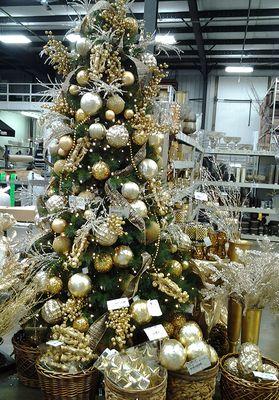 We carry exclusive holiday design elements that change every year, according to what's trending in the market.