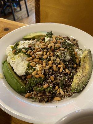 Pesto quinoa bowl