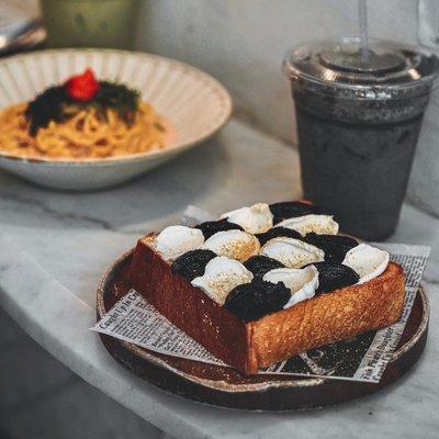 Black sesame and cream cheese toast