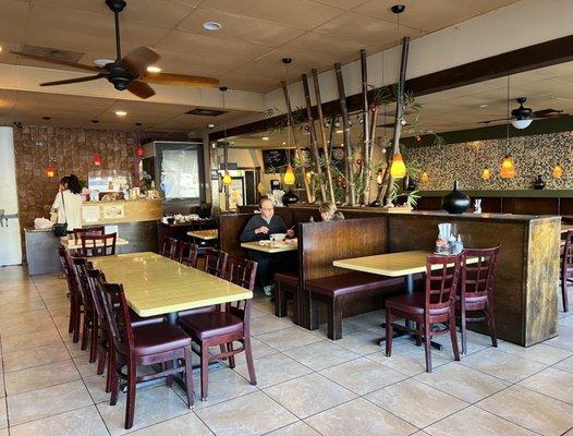 Nice indoor dining space.