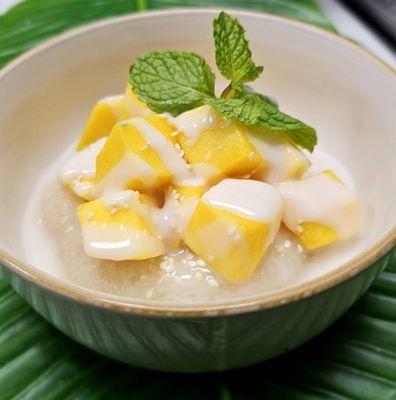 Mango & sweet Coconut Sticky Rice