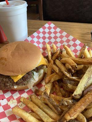 Cheeseburger and fries! Its goid very filling